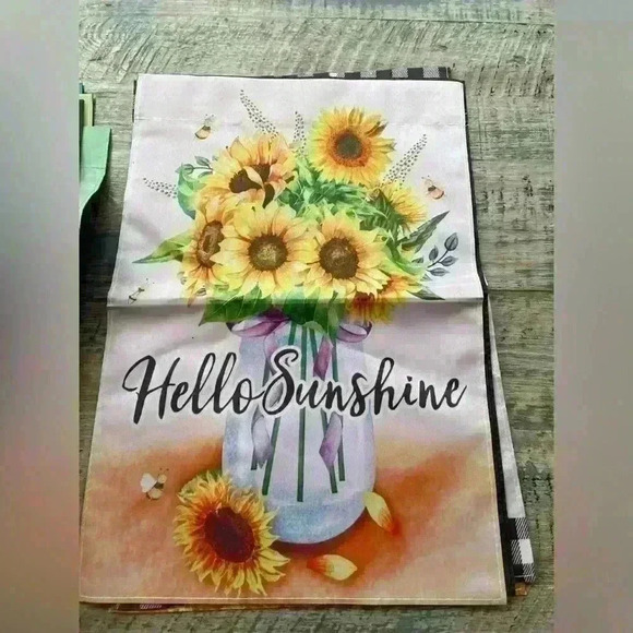 New in plastic 12 garden flags, 12x17 inches approximately - Picture 10 of 12